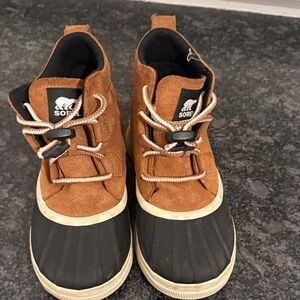 Sorel Tan and Black Outdoor Boots